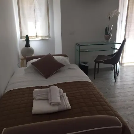 Oda ve Kahvaltı Sikule Santa Teresa Di Riva